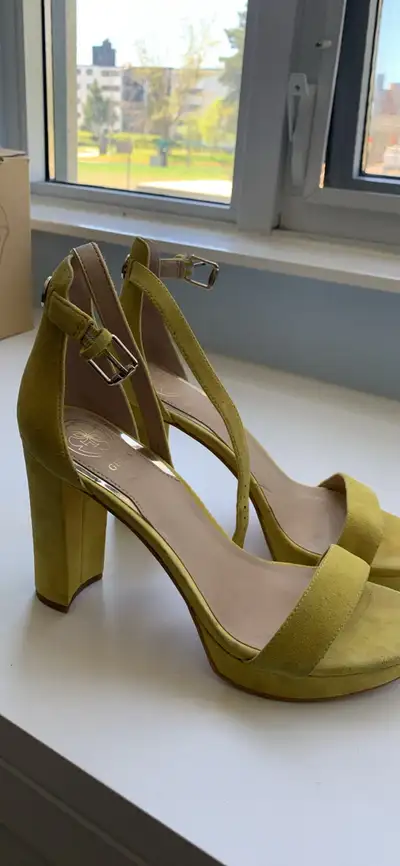 GUESS yellow heel, View more