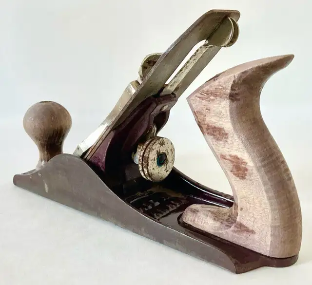 Antiquité 1950 Collection. Rabot à main en bois STANLEY Canada in Arts & Collectibles in Lévis - Image 3