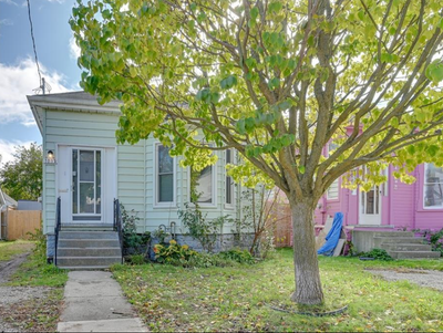 Quaint and charming home located in quiet East area with convenience all around! Within walking dist...