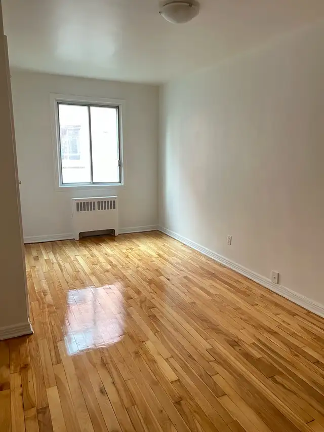 2 Bedrooms | 1 Bathroom || NDG in Other in City of Montréal - Image 2