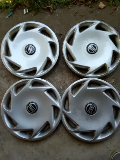 15" OEM factory original Volvo 850 hub caps