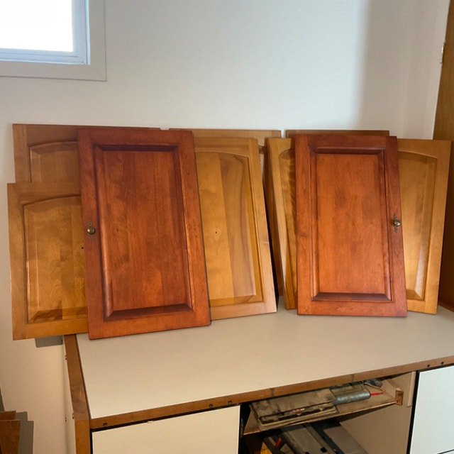 Panneau d’armoire en merisier massif Armoires et revêtements de