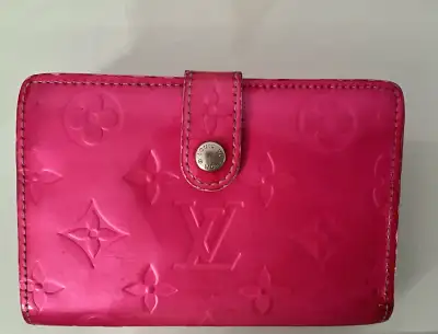 Gorgeous Louis Vuitton pink wallet in vernis , View more