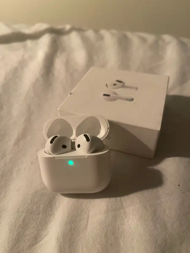 apple AirPods 4 in Headphones in Bedford - Image 3