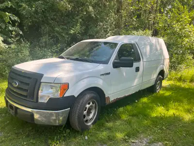 2011 Ford F-150 XL 2X4 8FT Box Comes with the cap, brand new battery bought one back end of August 2...