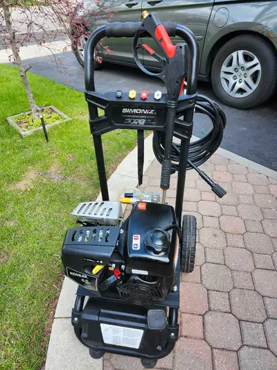 Selling a Simoniz 3000 PSI pressure washer, equipped with a robust 6.5 HP Kohler engine, perfect for...
