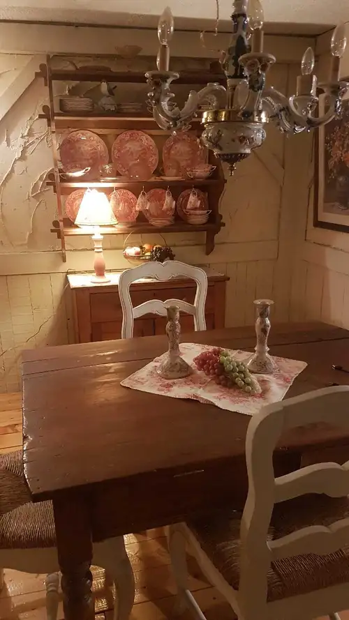 (circuit autobus directe vers l'université) Ce très grand 3 1/2 est parfait pour ceux qui aiment la...