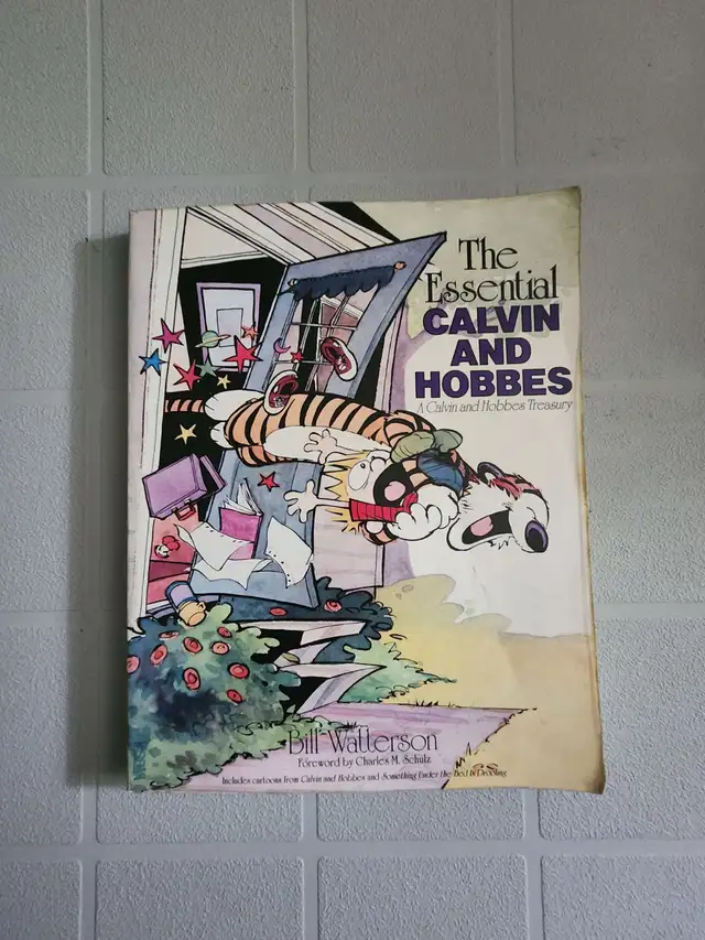 Calvin and Hobbes The Essential (Wear)