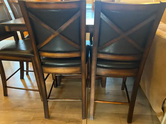 Dining Table in Dining Tables & Sets in Barrie - Image 3
