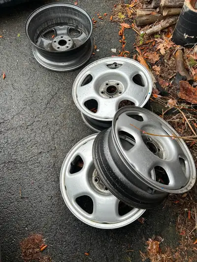 17 inch steel rims. Was used on a 2024 Acura RDX. Sold the car so I don’t need them anymore. The bol...