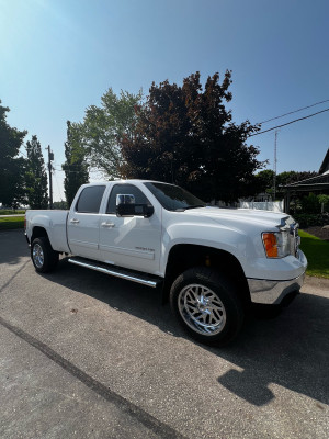 2011 GMC Sierra 2500 SLT