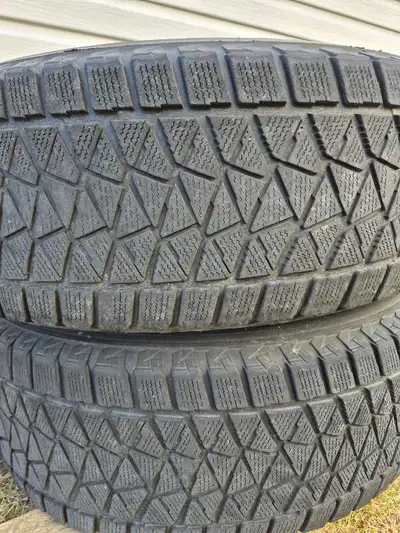 Bridgestone Blizzak 265/70/17 winter tires. Came off a 2016 F150. Still have one season left on them...