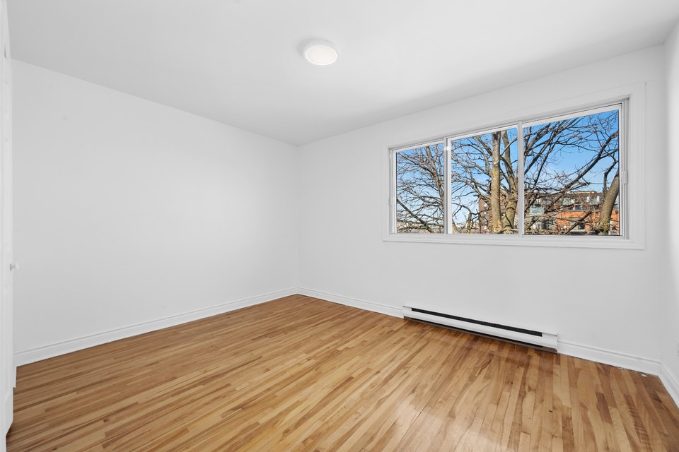GRAND 5½ avec 3 chambres à coucher, Libre Immédiatement !! 4