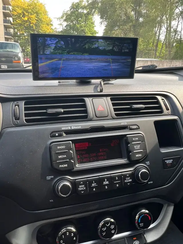 Kia rio 2014 LX sedan in Cars & Trucks in Oakville / Halton Region - Image 6