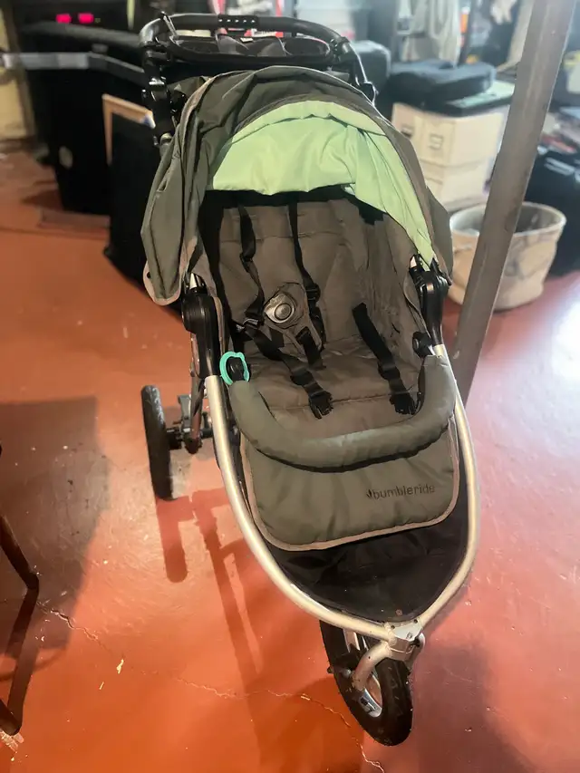 Bumbleride stroller in Strollers, Carriers & Car Seats in City of Montréal - Image 3