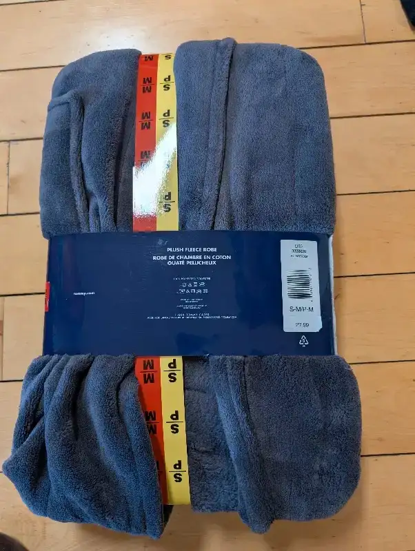 Robe, Tommy Hilfiger..Men's S/M (generous sizing) BNWT - $18.00