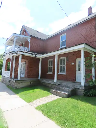 Gorgeous Bright Clean 3 bedroom for rent