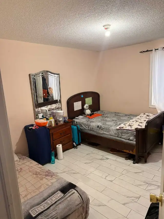 3 room for rent on Wildsky road south west Brampton 