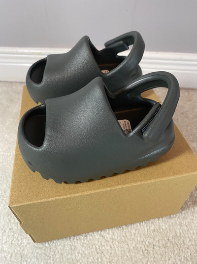 Yeezy Slides Dark Onxy - sz 5k, View more