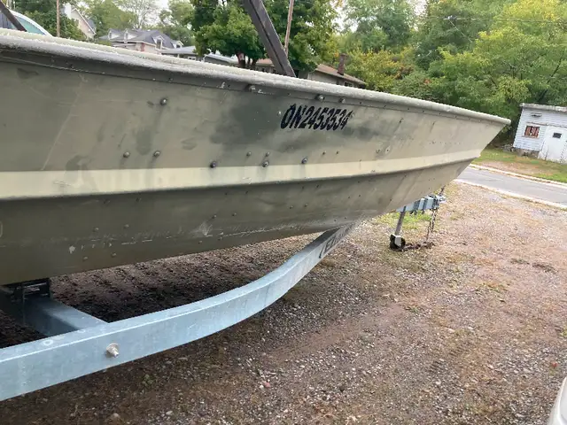 MirroCraft Big Jon Boat - 18 foot - Modified V Bottom in Powerboats & Motorboats in Peterborough - Image 6