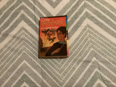 Livre de Harry Potter la coupe de feu. Parfait pour les jeunes adolescents!