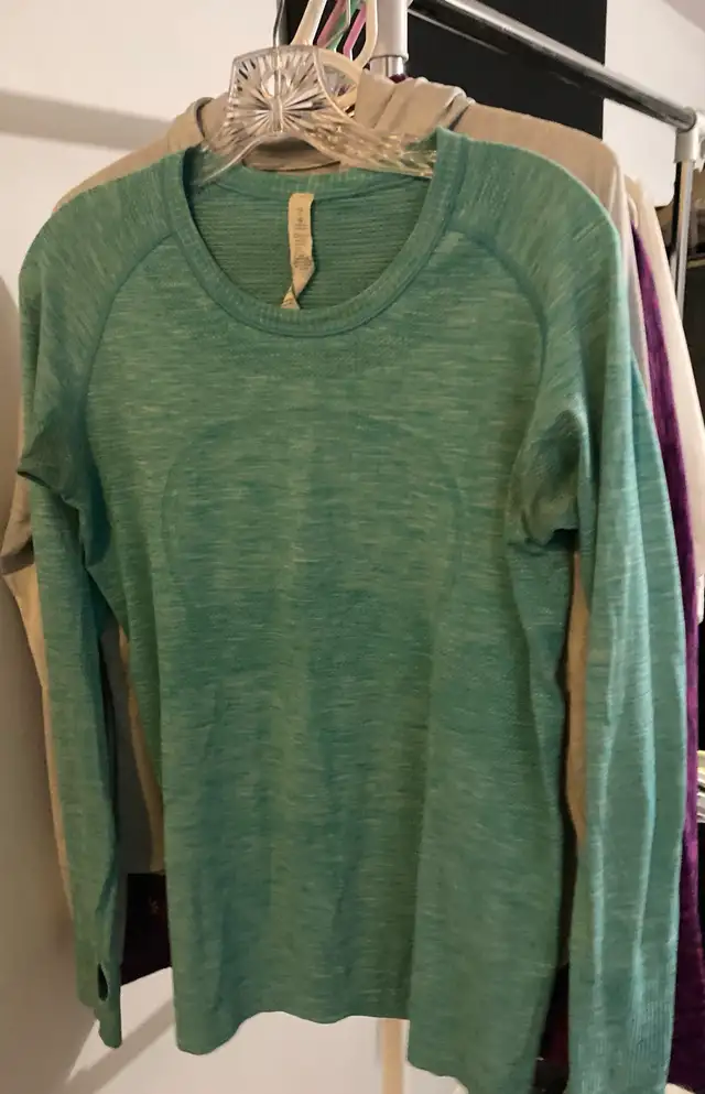 Women’s clothing… in Women's - Tops & Outerwear in Kitchener / Waterloo - Image 7