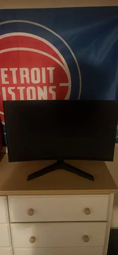 (165hz curved 27 inch monitor 1ms response time) (quarter of the screen is broken thats why so cheap...