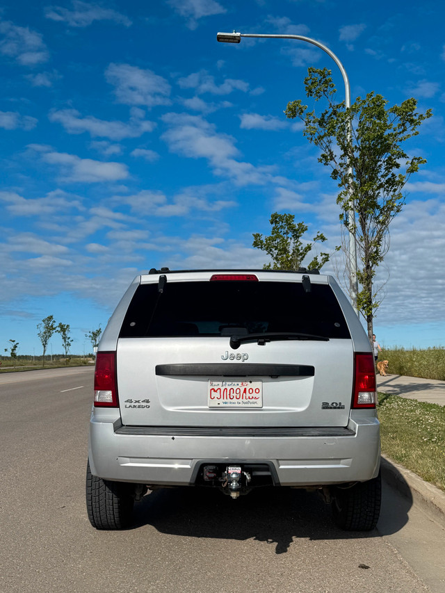 Jeep Grand Cherokee 2008 in Cars & Trucks in Fort McMurray - Image 4