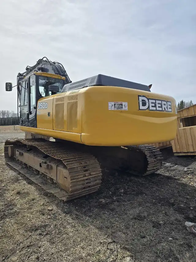 2009 JD 350 D Excavator in Heavy Equipment in Fort St. John - Image 4