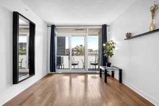 Beau Condo 3 1/2 Jean-Talon O — photo 1