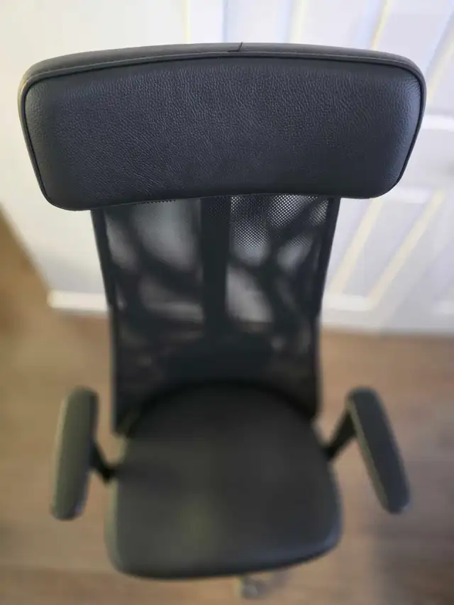 New Office Chair in Chairs & Recliners in Markham / York Region - Image 4