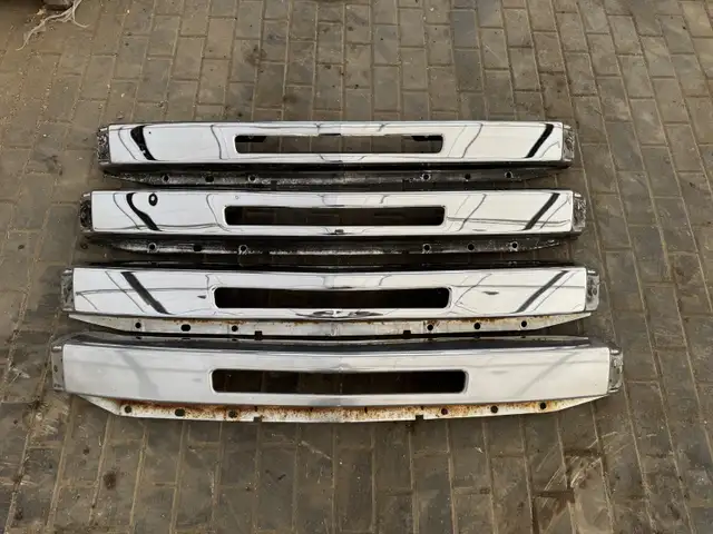 07–13 Chevrolet Silverado Chrome Front Bumper in Auto Body Parts in Edmonton - Image 2