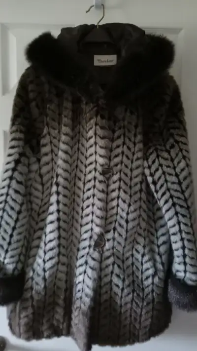 Ladies Hooded Faux Fur Coat Size Small, View more