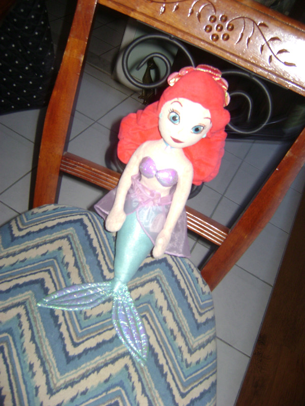 Disney - Ariel et Cendrillon en bleu in Toys & Games in City of Montréal - Image 2