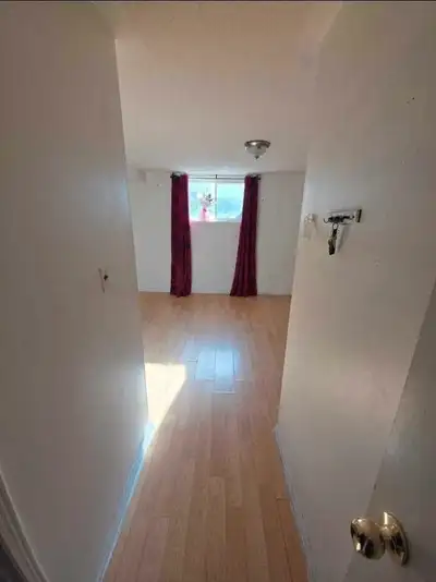 LARGE ROOM - YORK UNIVERSITY/ SENECA COLLEGE