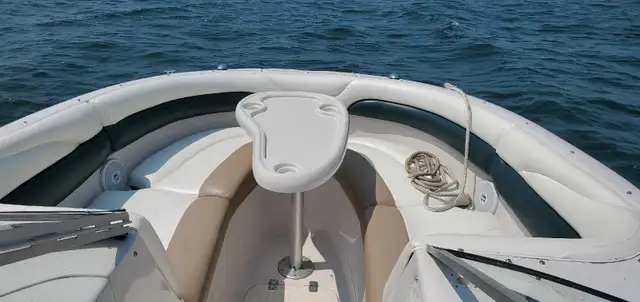2005 23.5 ft bowrider Tracker Marine Tahoe in Powerboats & Motorboats in Trenton - Image 7