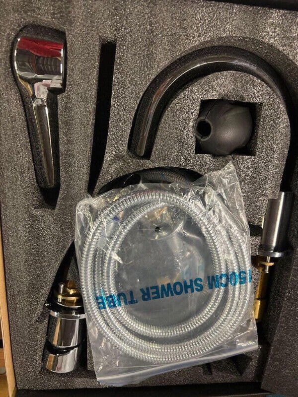 Crea Bathtub Faucet, Tub Faucet Set with Pull Out Shower Head W