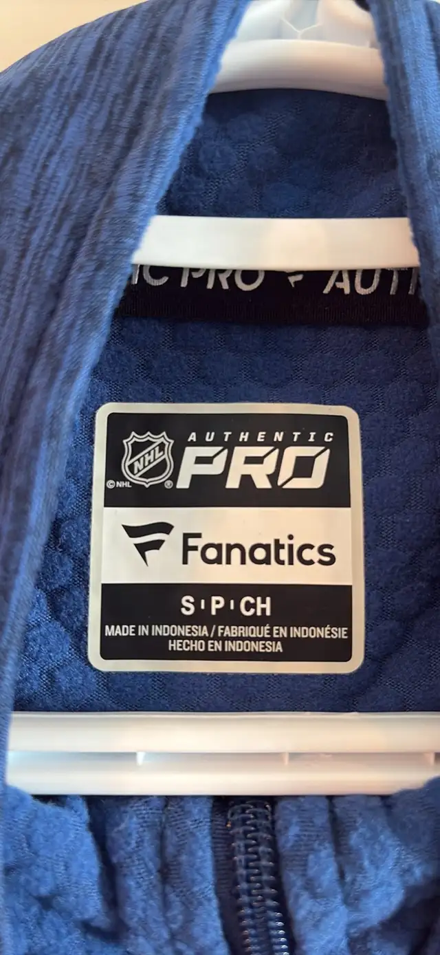 Men’s Small Northface Jacket  in Men's in Edmonton - Image 3