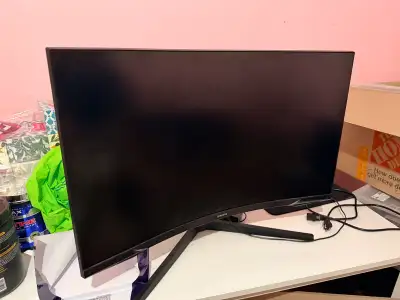 Samsung Odyssey G5 32” Curved 2K 165Hz Gaming Monitor, View more