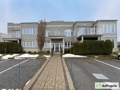 Superbe CONDO spacieux, lumineux et très bien entretenu, situé dans le secteur Harmonie de Bouchervi...
