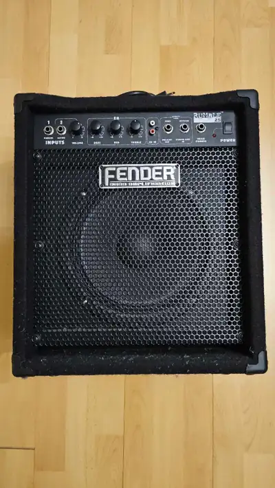 Fender Rumble 25, View more