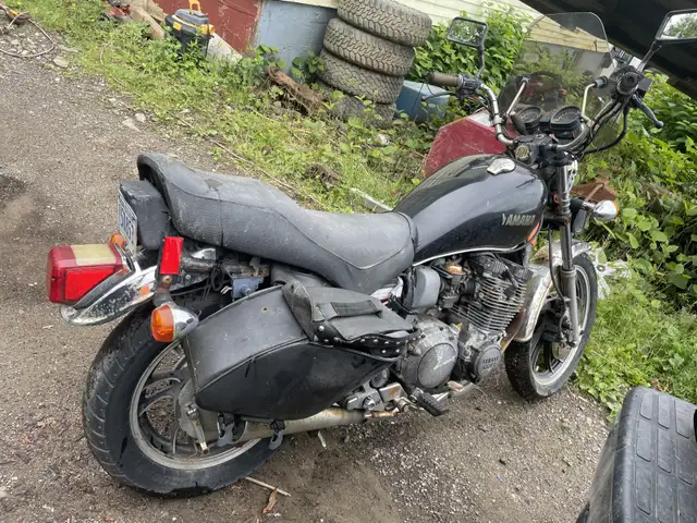 1984 Yamaha maxim 650 in Street, Cruisers & Choppers in Cape Breton - Image 3