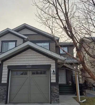 Windermere Duplex | 2 Primary Suites | A/C | Finished Basement | Heated Garage Incentives: One year...