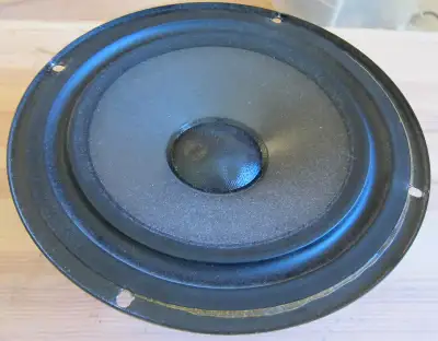 TESTED, WORKS LIKE NEW, CLEAR SOUND See pictures for external condition It will be tested for local...