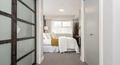 FEMALE ROOMMATE WANTED