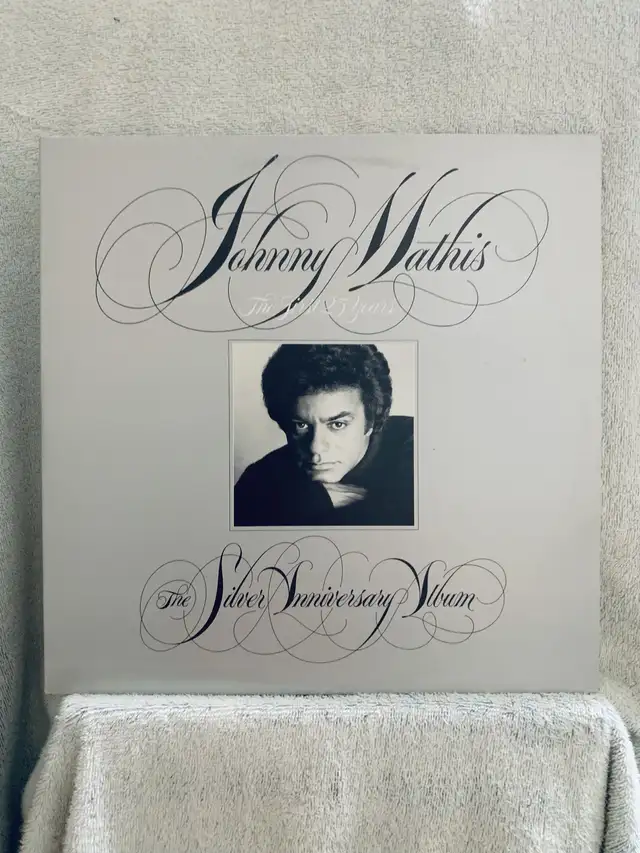 Johnny Mathis - Silver Anniversary Album (2 Vinyl LPs) in CDs, DVDs & Blu-ray in Mississauga / Peel Region - Image 2