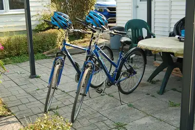 2 Bicyclettes homme/femme CCM 21 vitesses à vendre., View more