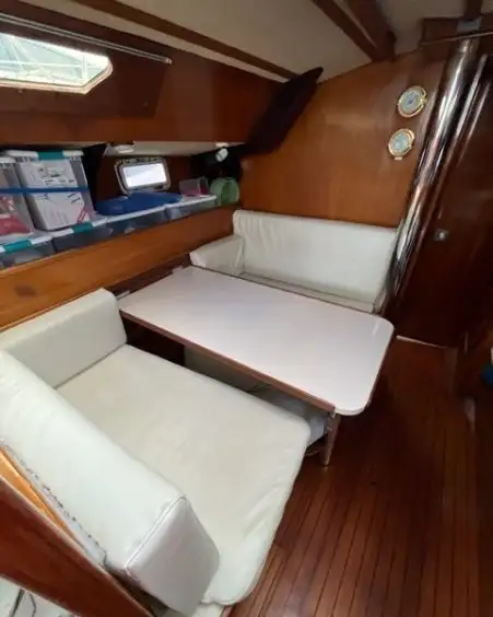 Sailboat Jeanneau Sun Fizz 1985 in Sailboats in Laval / North Shore - Image 3