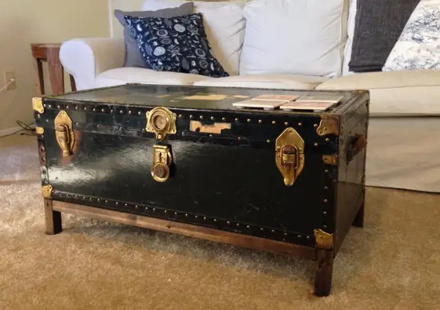Malle de Voyage - Table de Salon Vintage in Arts & Collectibles in Sherbrooke - Image 9