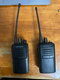 Motorola VX-261 Radio Walkie Talkies